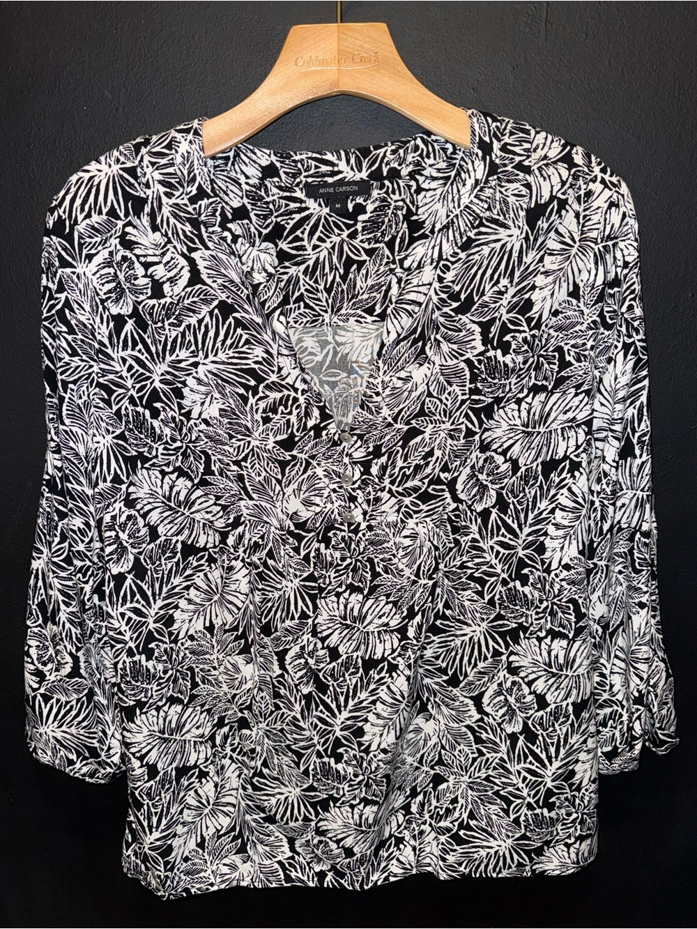 Anne Carson Black & White Botanical Print V-Neck Blouse